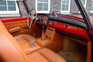 Image 9/14 de Ferrari 250 GT Cabriolet Pininfarina (1961)