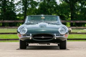 Image 6/36 de Jaguar E-Type (1967)