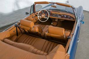 Image 17/20 de Mercedes-Benz 220 SE b (1965)