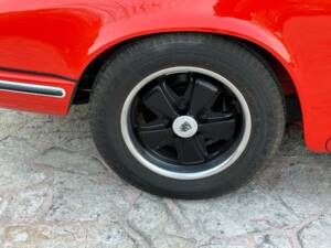 Image 24/32 of Porsche 911 2.0 T (1968)