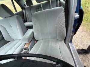 Image 16/20 of Mercedes-Benz 560 SEL (1988)