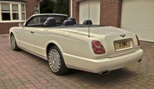 Image 8/50 of Bentley Azure (2009)