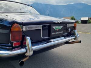 Image 8/34 of Jaguar XJ 6 4.2 (1972)