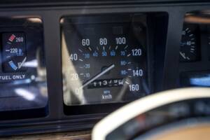 Bild 9/44 von Jeep Grand Wagoneer (1988)