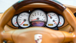 Image 19/35 de Porsche 911 Carrera 4 (2001)