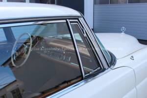 Image 8/32 of Mercedes-Benz 250 SE (1967)