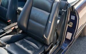 Immagine 18/35 di BMW 320i (1988)