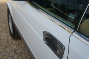 Image 32/50 of Mercedes-Benz 560 SEC (1987)