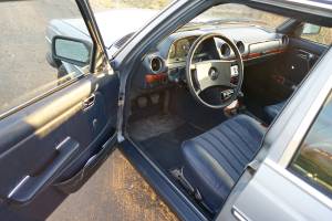Image 9/22 of Mercedes-Benz 240 TD (1981)