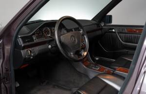 Bild 19/38 von Mercedes-Benz 500 E (1992)