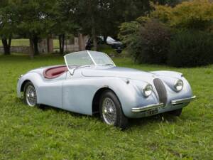 Image 6/8 of Jaguar XK 120 OTS (1953)
