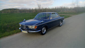 Image 2/7 de BMW 2000 C (1967)