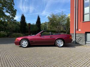 Image 23/34 de Mercedes-Benz 500 SL (1993)