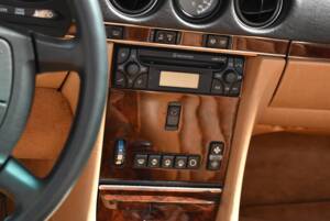 Image 38/94 of Mercedes-Benz 560 SL (1988)