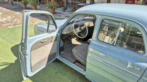 Image 26/64 of Alfa Romeo Dauphine R 1090 (1961)