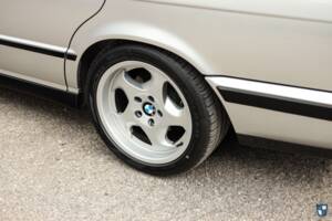 Bild 32/74 von BMW M5 Touring (1992)