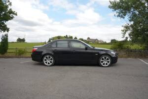Bild 12/48 von BMW 550i (2006)
