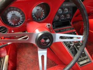 Image 10/50 of Chevrolet Corvette Stingray (1969)
