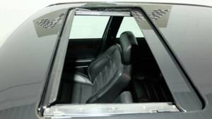 Bild 23/40 von Mercedes-Benz E 500 (1993)