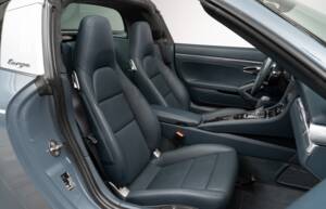Image 26/37 of Porsche 911 Targa 4S (2016)