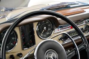 Image 24/25 of Mercedes-Benz 230 SL (1966)