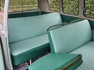 Image 16/24 of Volkswagen T1 Samba (1964)