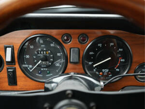 Image 12/33 of Triumph TR 6 (1969)