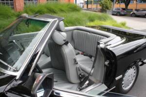 Image 13/20 de Mercedes-Benz 500 SL (1986)