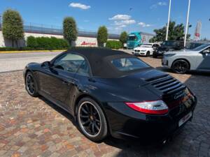 Bild 25/27 von Porsche 911 Carrera 4 GTS (2011)