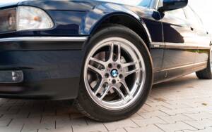 Image 16/55 of BMW 740i (1997)