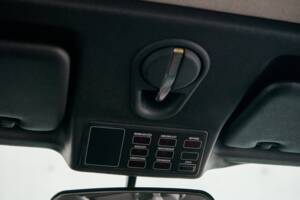 Bild 46/50 von BMW 325i (1986)