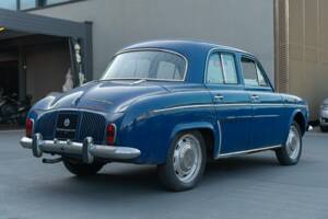 Image 7/42 of Renault Ondine (1962)