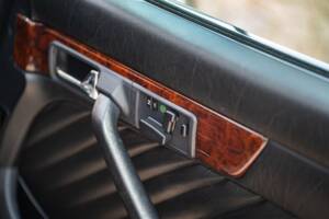 Image 42/91 of Mercedes-Benz 560 SEL (1990)