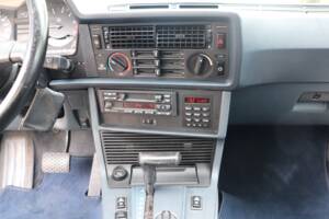 Image 16/28 of BMW 635 CSi (1989)