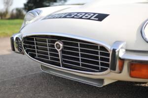 Image 22/39 of Jaguar E-Type V12 (1972)