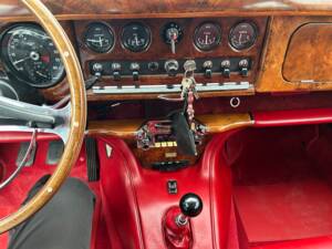 Image 14/27 de Jaguar S-Type 3.8 (1965)