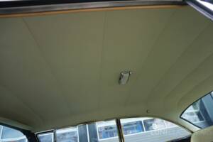 Image 55/77 of Ford Fairlane 500 Club Victoria (1958)