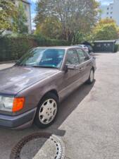 Afbeelding 2/9 van Mercedes-Benz 400 E (1993)