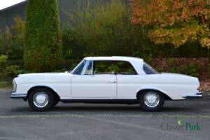 Image 2/50 of Mercedes-Benz 250 SE (1966)