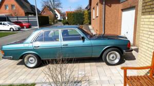 Immagine 2/45 di Mercedes-Benz 280 E (1980)