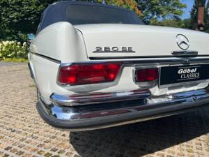 Imagen 8/29 de Mercedes-Benz 280 SE (1968)