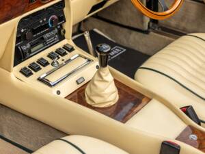 Bild 6/92 von Aston Martin V8 Volante X-Pack (1989)