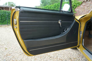 Image 22/50 of Volvo 1800 E (1971)