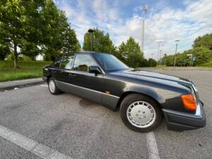 Bild 3/25 von Mercedes-Benz 300 E-24 (1991)