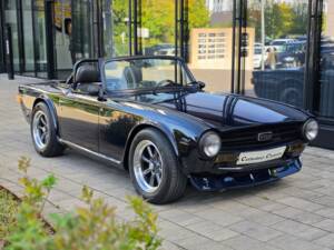 Image 16/49 of Triumph TR 6 PI (1973)