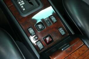 Bild 20/50 von Mercedes-Benz 300 CE-24 (1992)