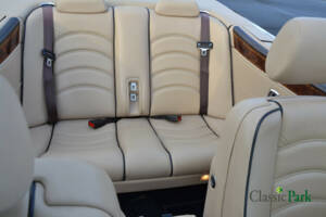 Image 36/50 of Bentley Azure (1997)