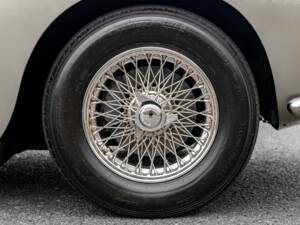 Immagine 6/74 di Aston Martin DB 5 Vantage (1964)
