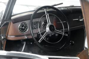 Image 18/50 de Mercedes-Benz 170 S Cabriolet A (1951)