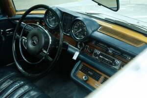Image 44/50 of Mercedes-Benz 280 SE 3,5 (1970)